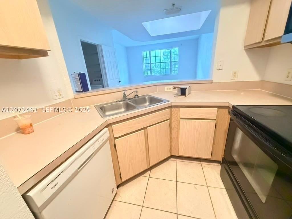 701 Sw 148th Ave #104 - Photo 6 of 17