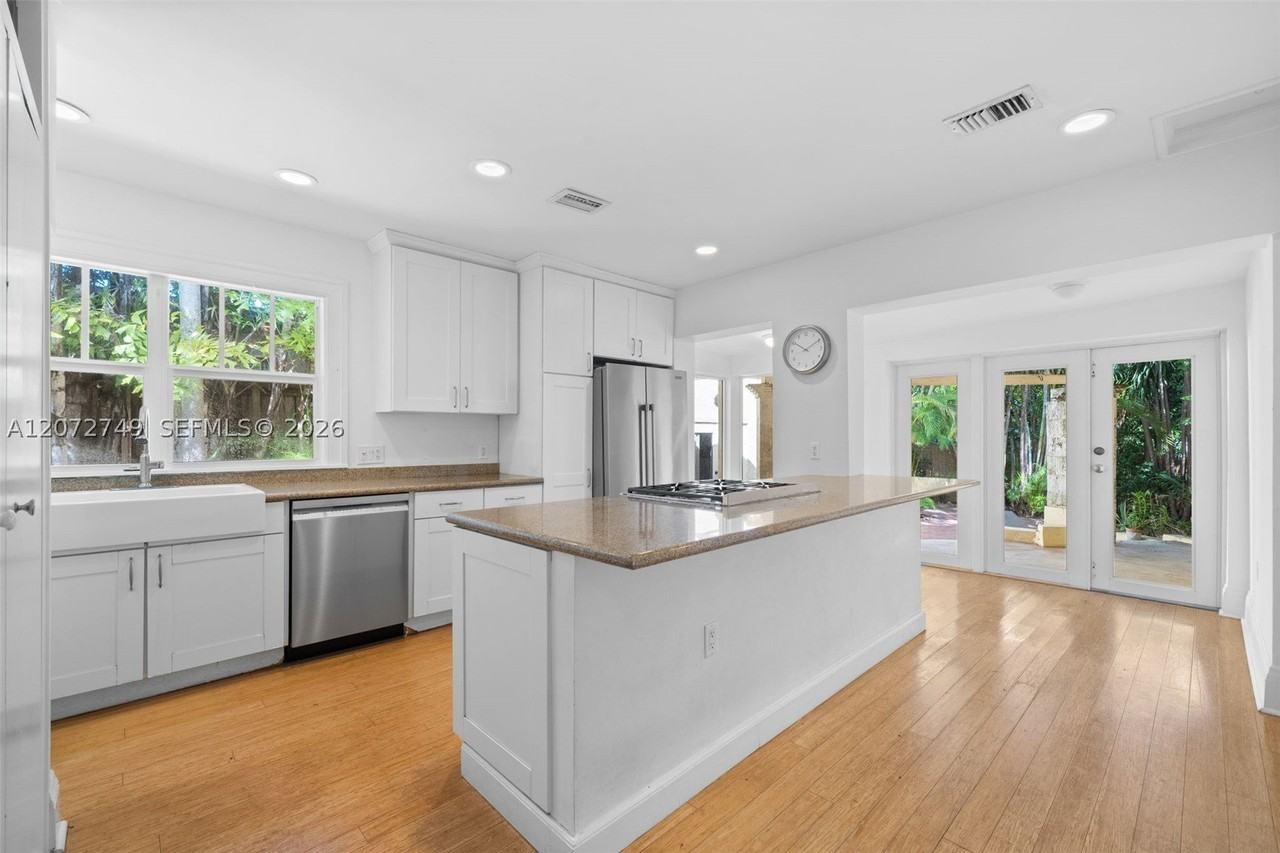 2521 Inagua Ave - Photo 5 of 19