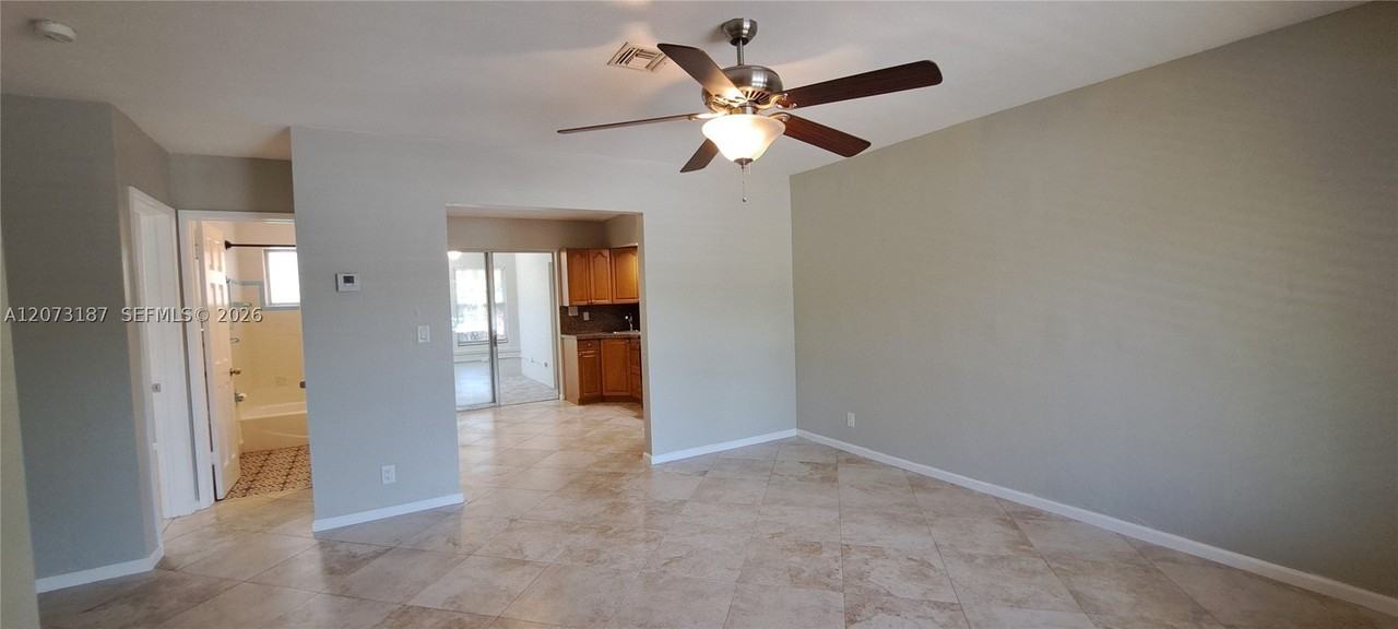 1644 Ne 33rd St #B - Photo 3 of 24