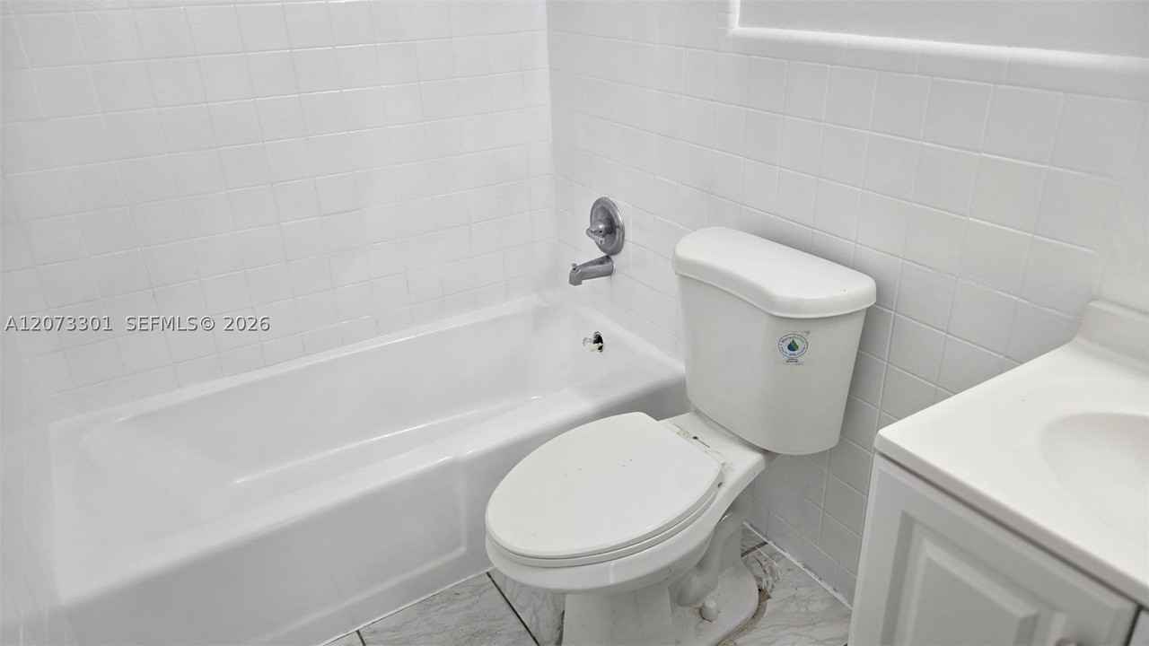 1345 Nw 28th St #1 - Photo 7 of 9