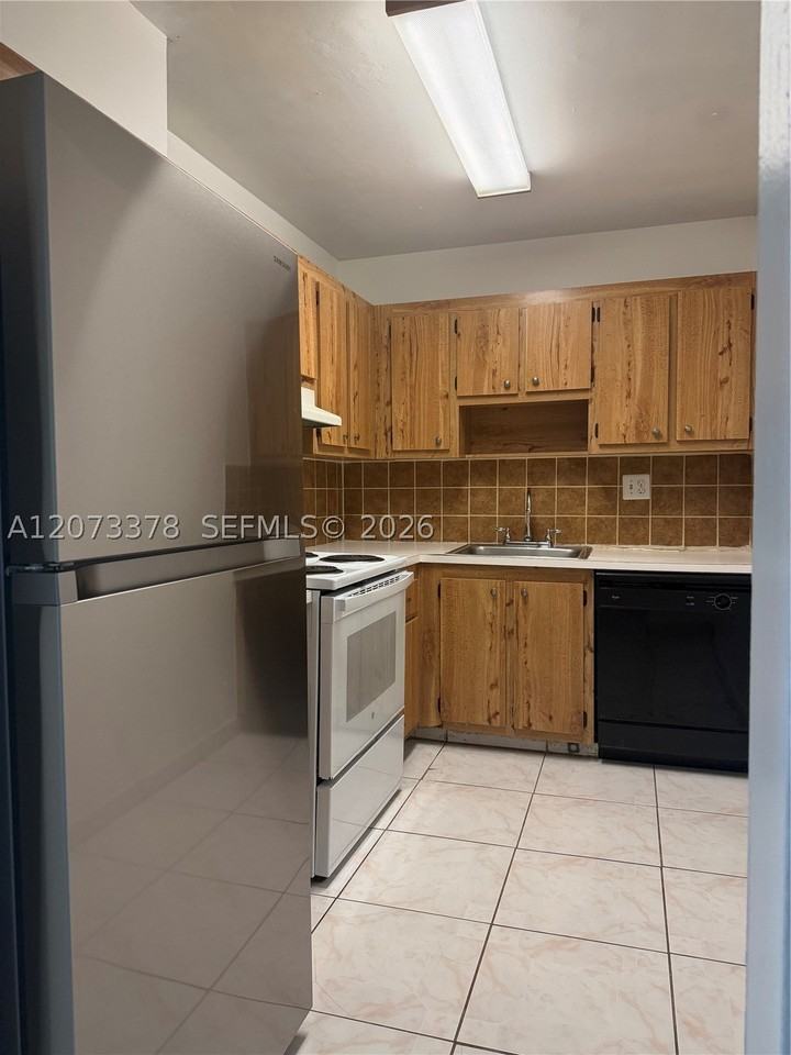 3730 N Pine Island Rd #344 - Photo 7 of 21