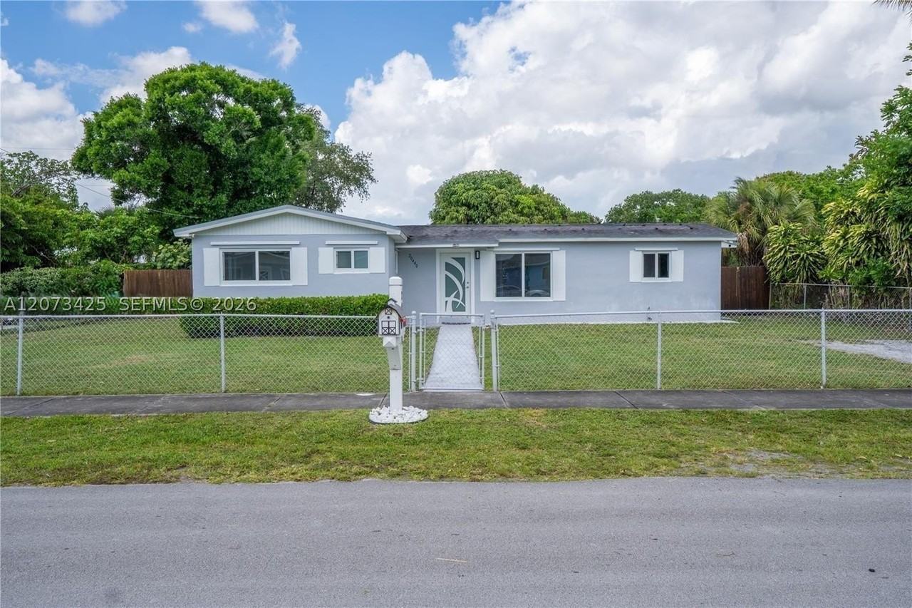 20440 Nw 20th Ct #0 - Photo 2 of 11