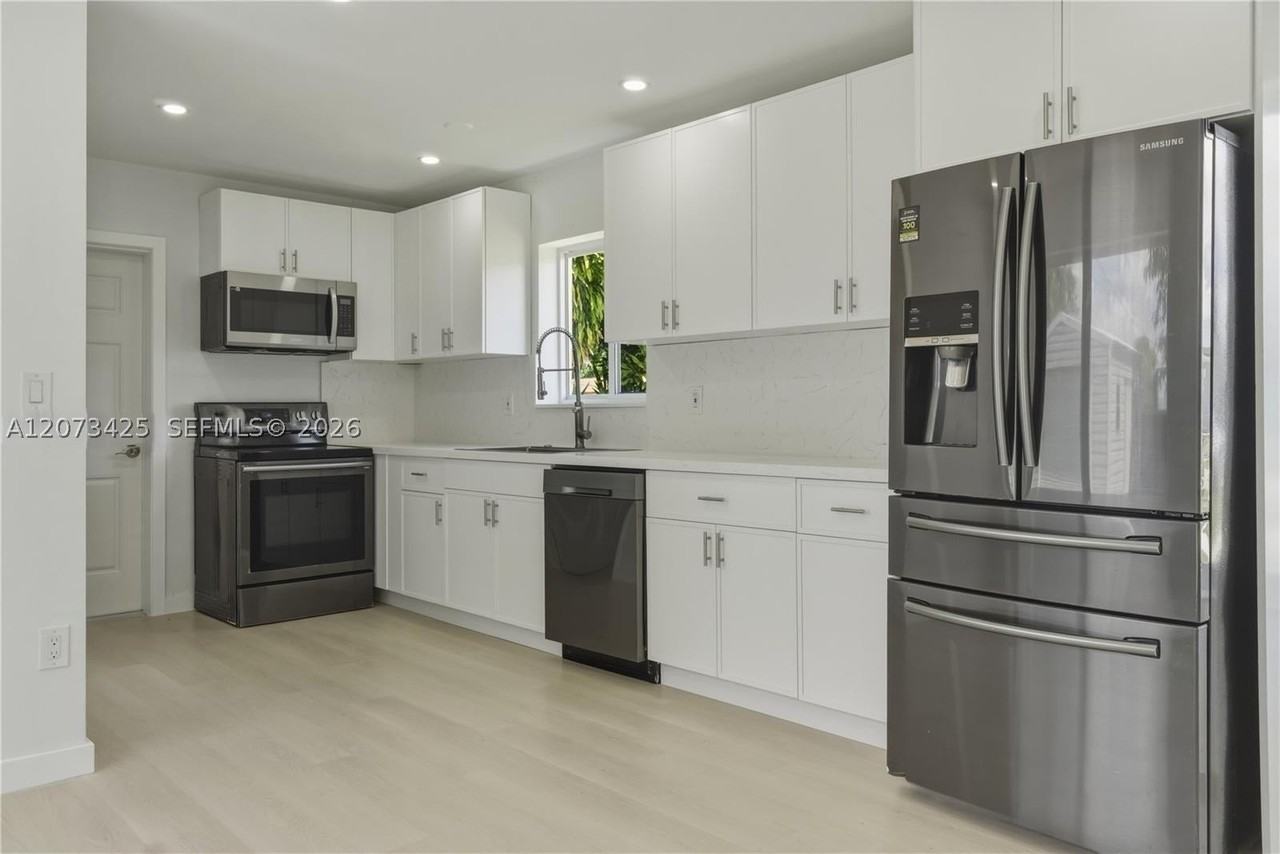 20440 Nw 20th Ct #0 - Photo 5 of 11