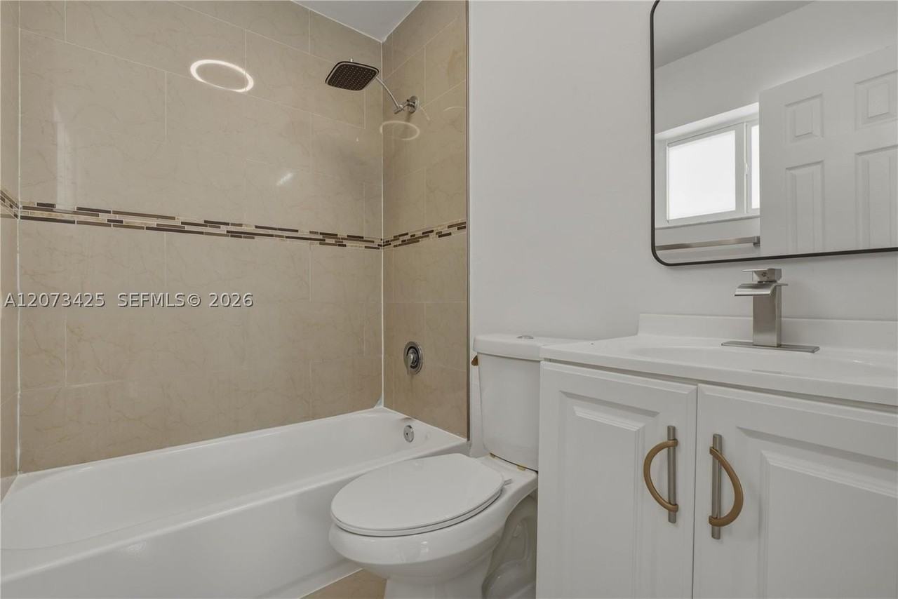 20440 Nw 20th Ct #0 - Photo 7 of 11