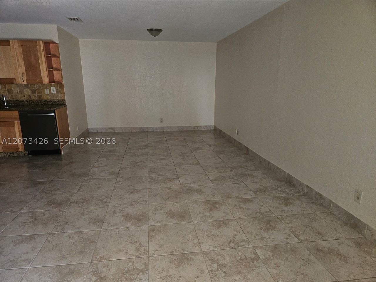 2500 Ne 193rd St #2502 - Photo 2 of 11