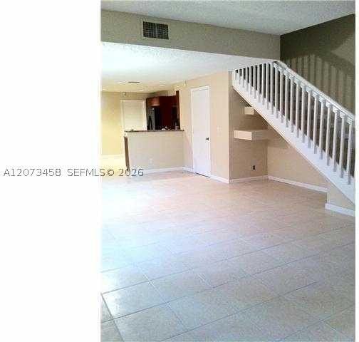 1621 Barcelona Way #6-32 - Photo 5 of 6