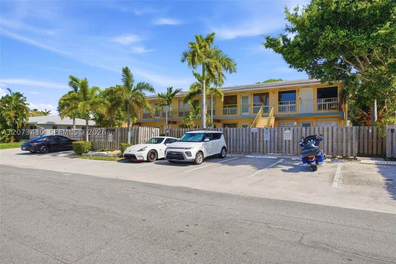 2716 Ne 30th Pl #207C - Photo 4 of 31