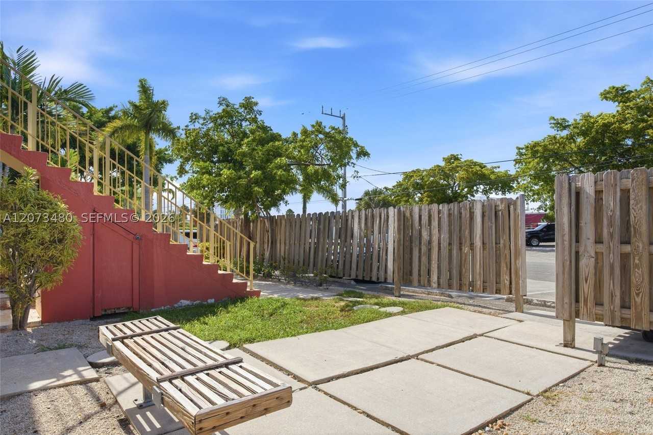 2716 Ne 30th Pl #207C - Photo 7 of 31