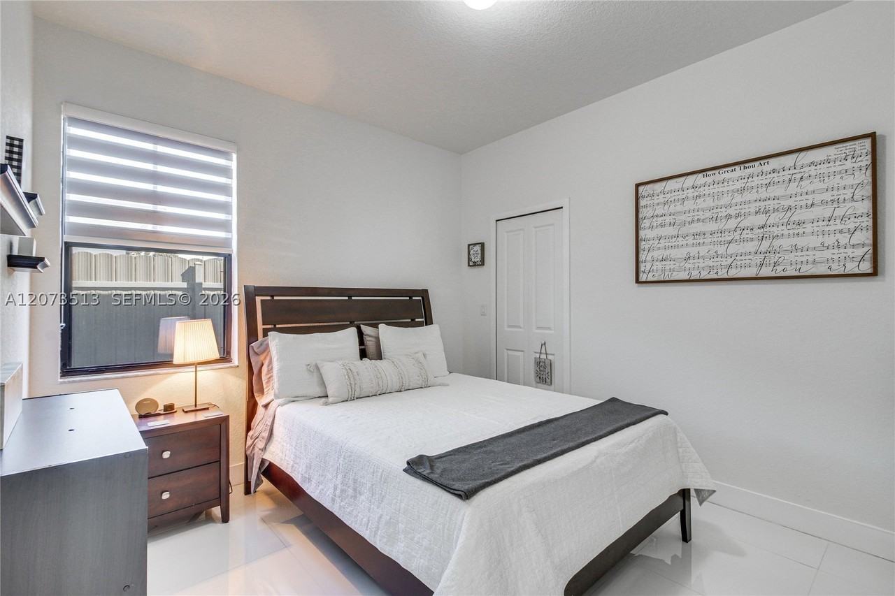 3751 Sw 97th Ave - Photo 4 of 21