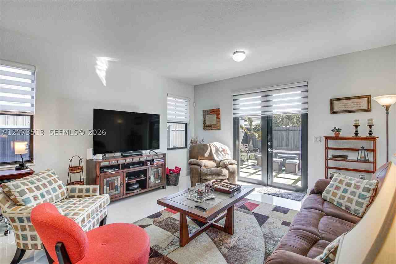 3751 Sw 97th Ave - Photo 6 of 21