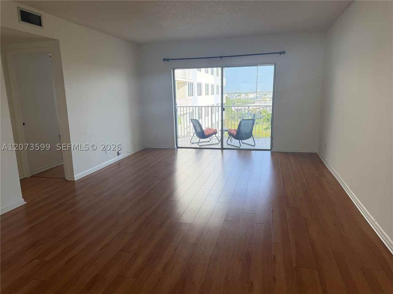 4200 Hillcrest Dr #809 - Photo 6 of 41