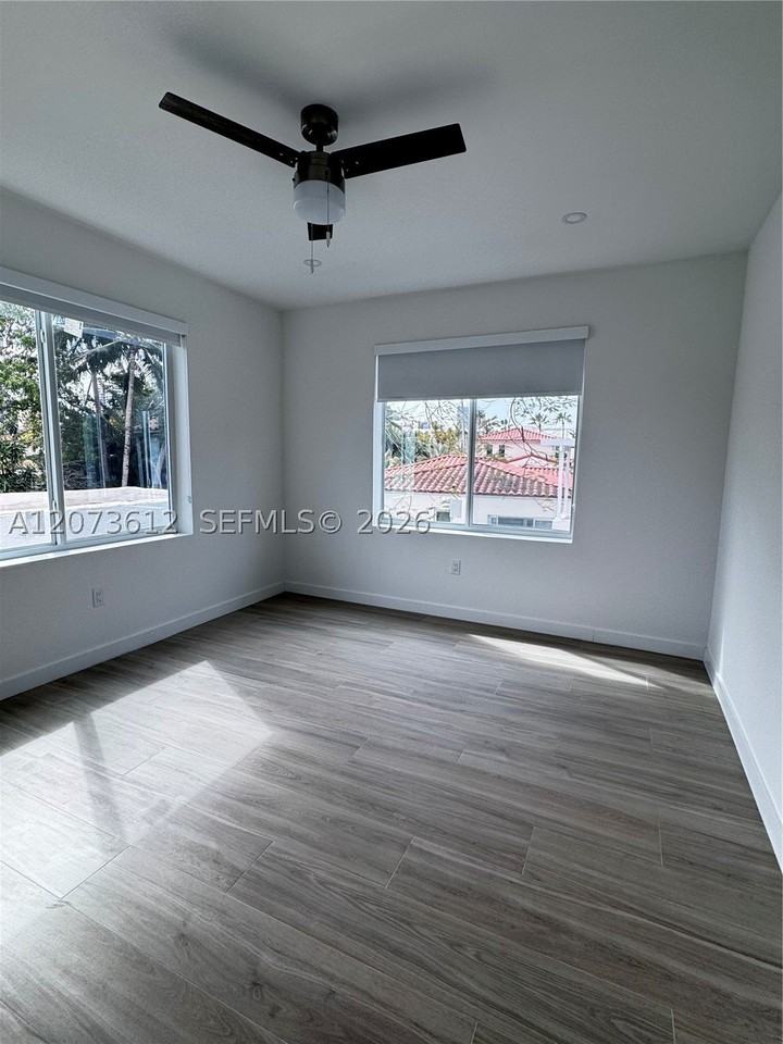2855 Royal Palm Ave #4 - Photo 4 of 12