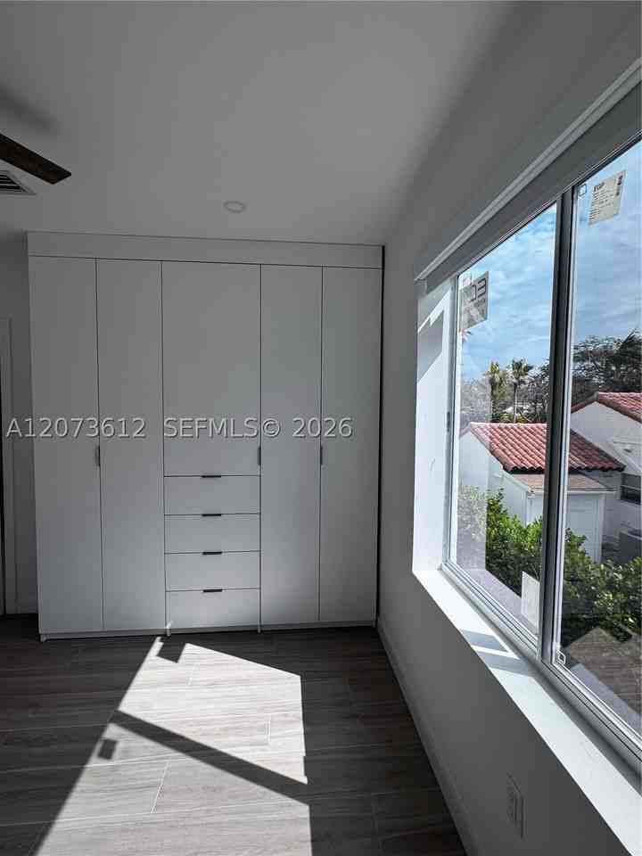 2855 Royal Palm Ave #4 - Photo 5 of 12