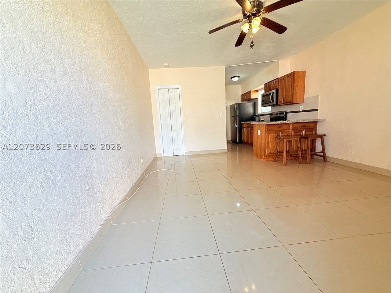 326 Ne 6th St #3 - Photo 5 of 13