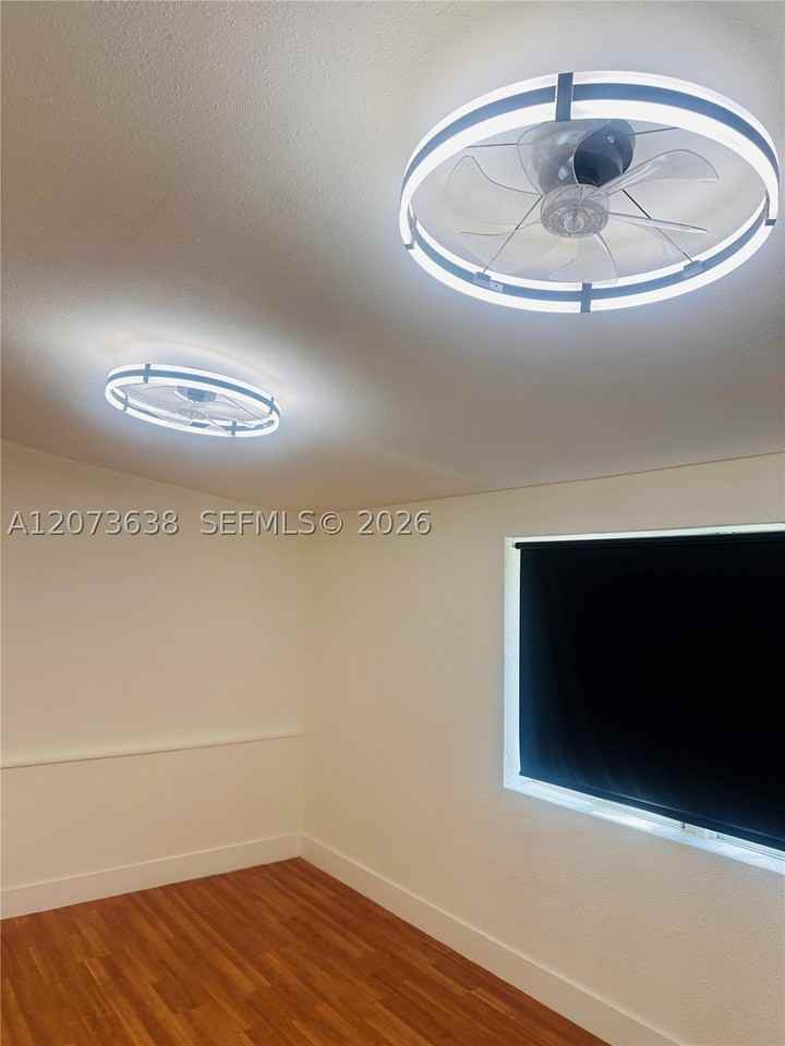 17521 Ne 4th Ave - Photo 5 of 9