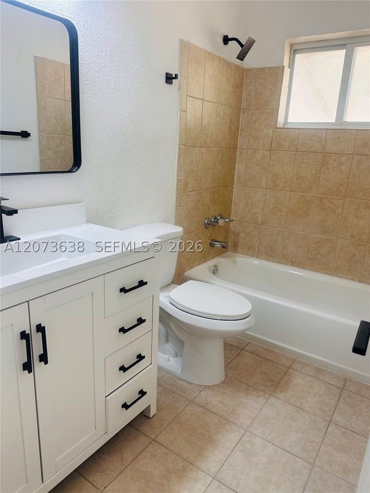 17521 Ne 4th Ave - Photo 6 of 9