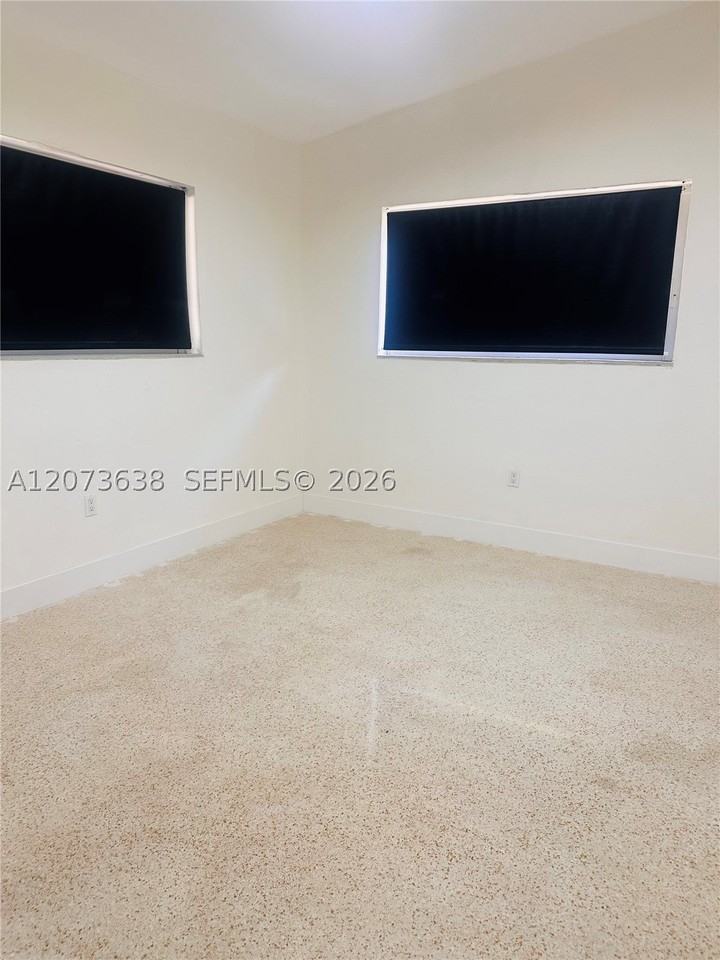 17521 Ne 4th Ave - Photo 7 of 9