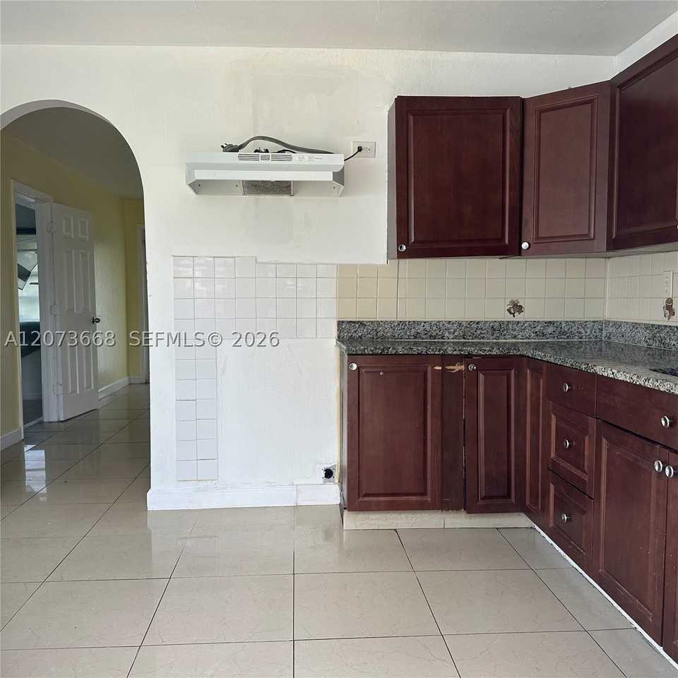 6432 Flagler St #1 - Photo 6 of 26