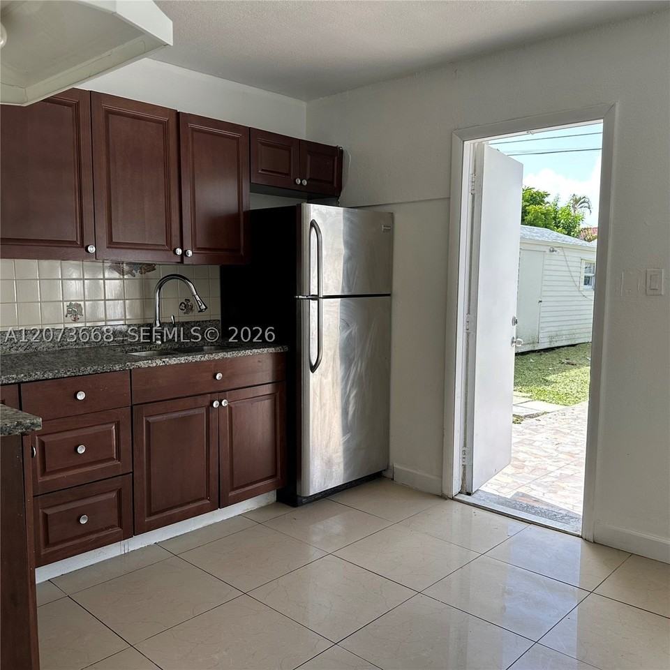6432 Flagler St #1 - Photo 7 of 26