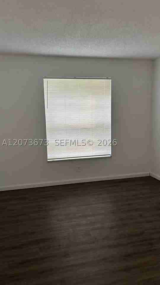 411 Executive Center Dr #203 - Photo 5 of 31