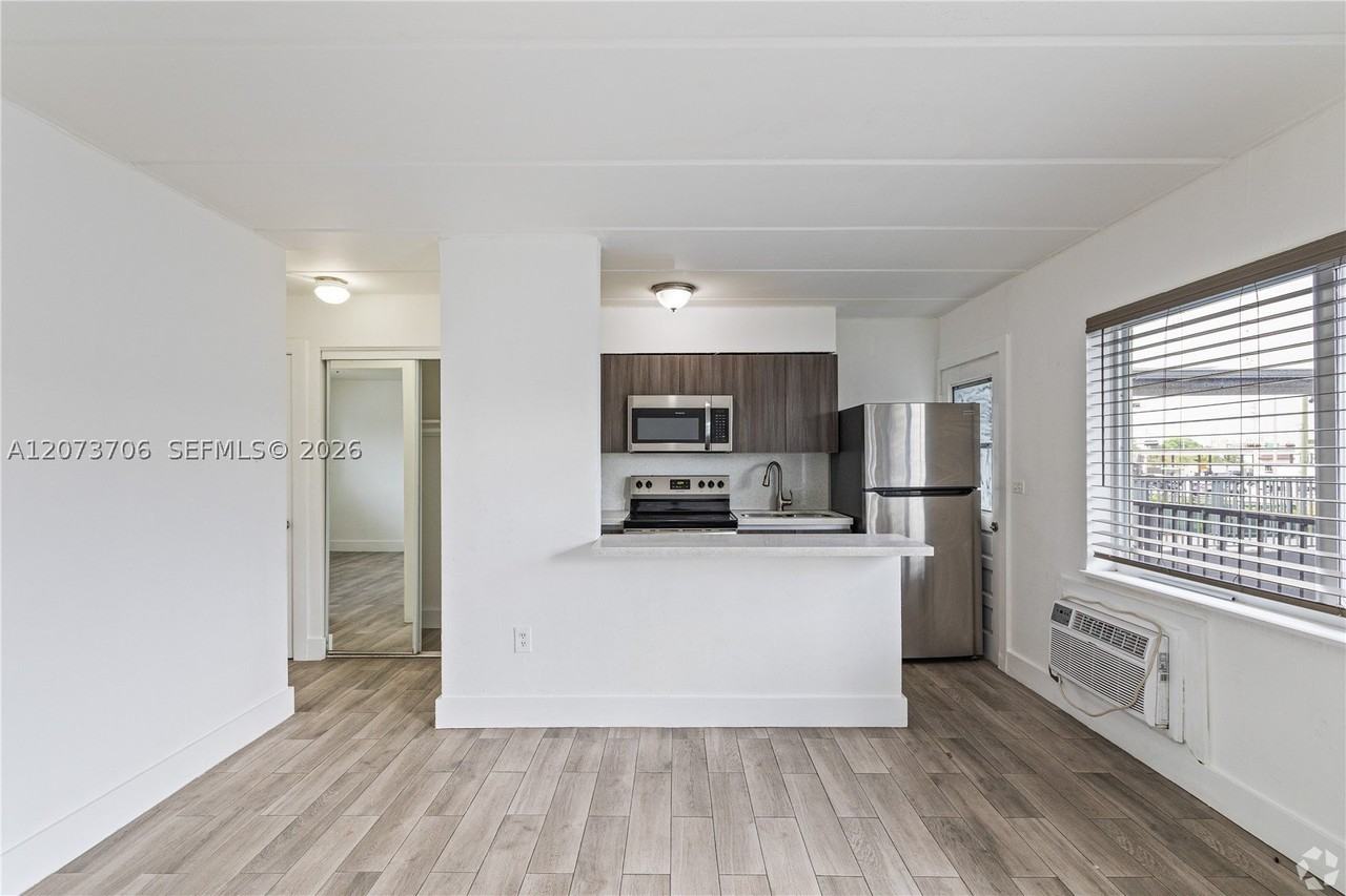 734 Nw 80th St #2 - Photo 4 of 9