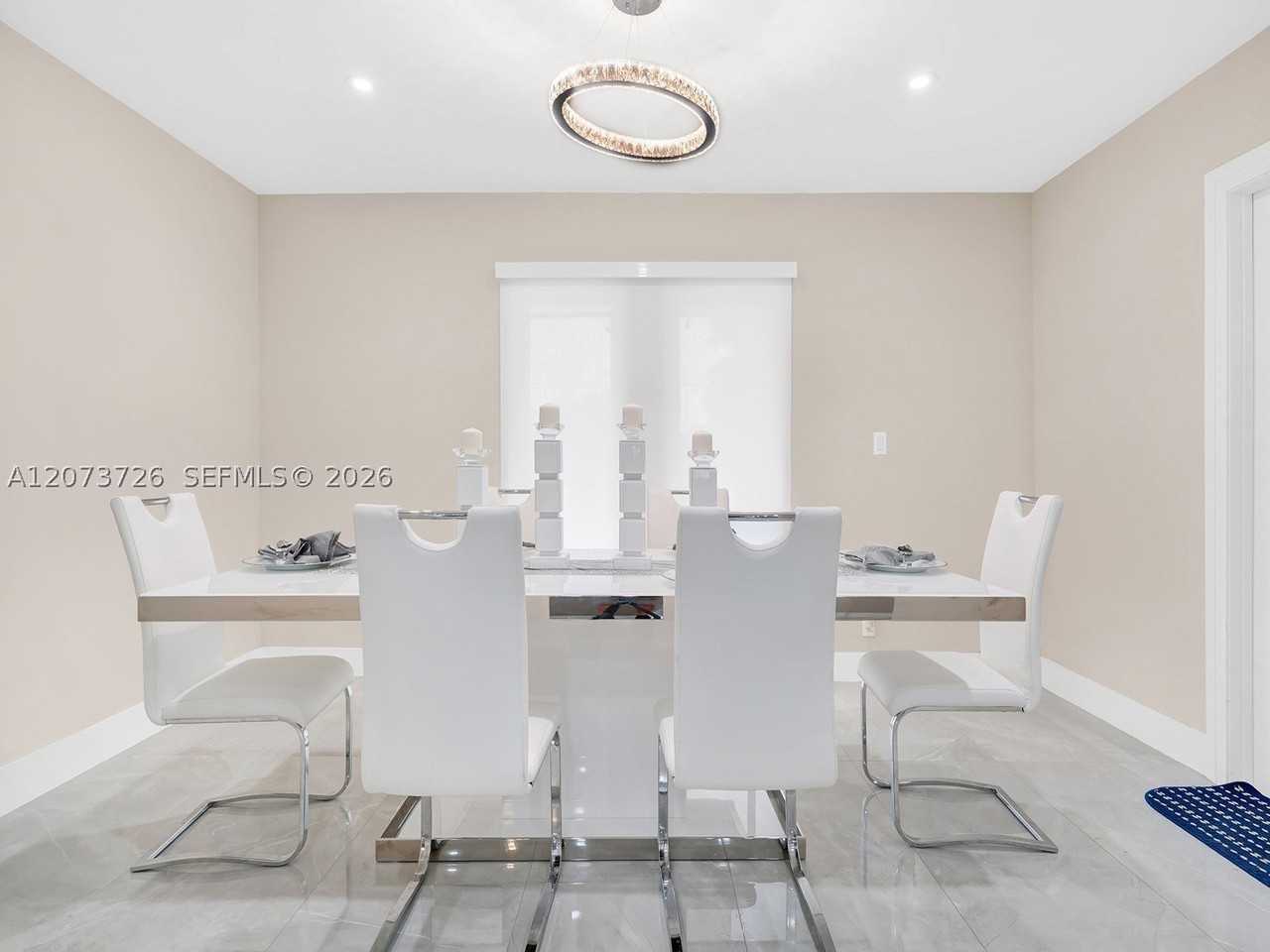 621 E Tropical Way - Photo 2 of 46
