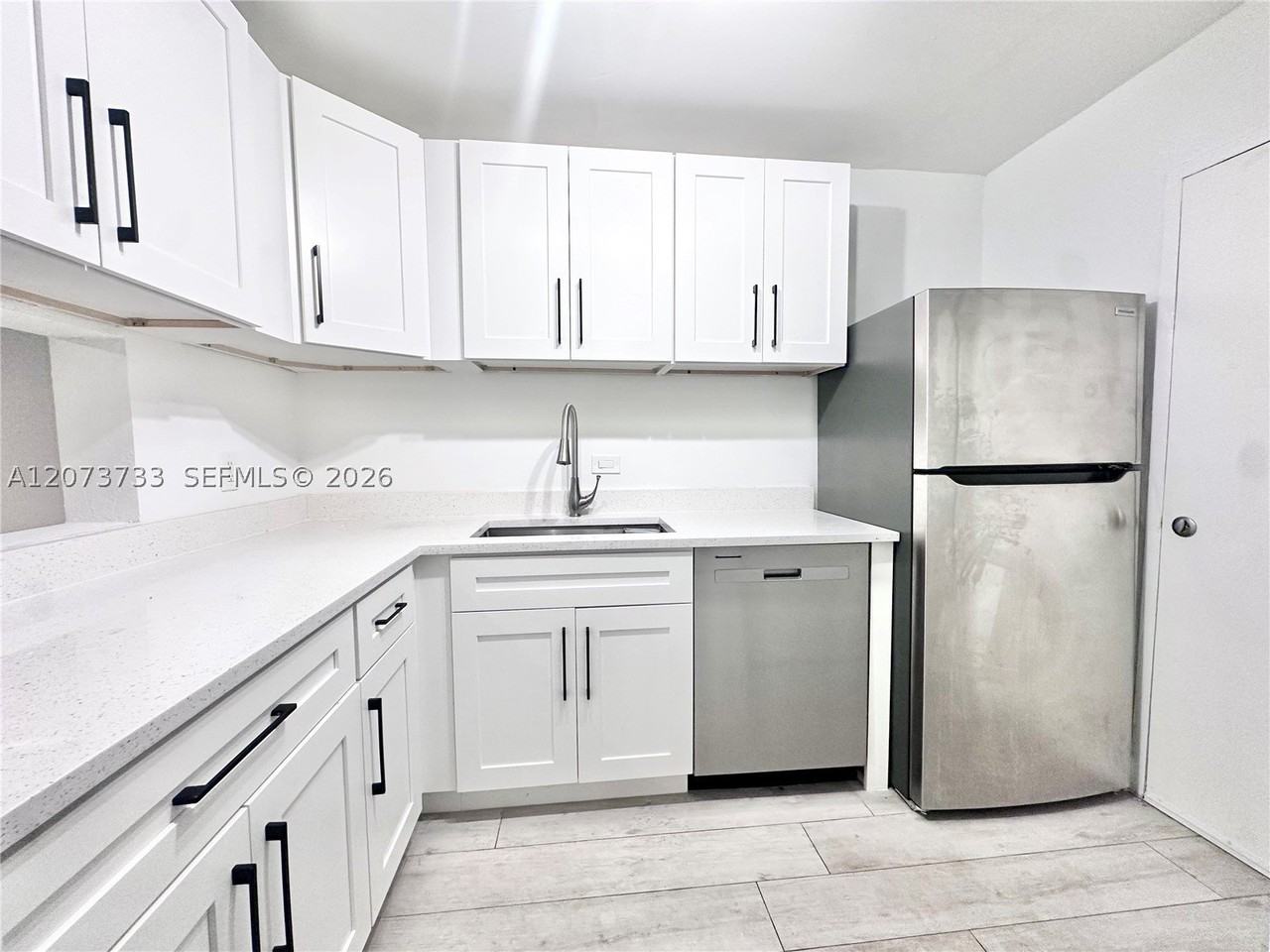 6890 N Kendall Dr #B204 - Photo 2 of 15