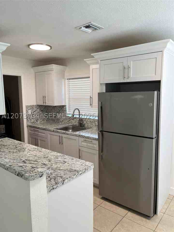 330 Ne 7th St #330 - Photo 2 of 4