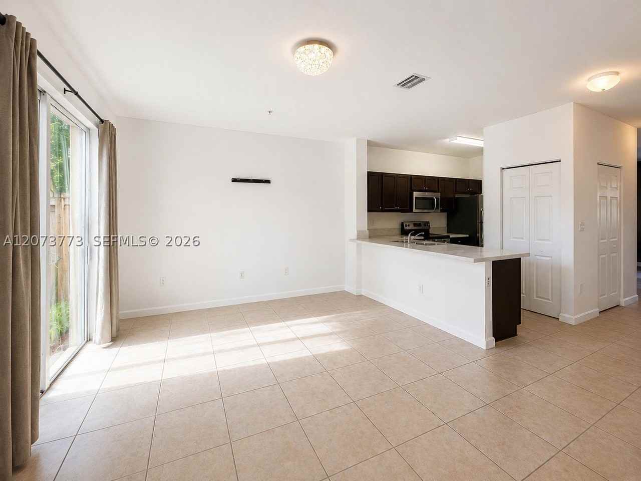142 Se 28th Ter #6 - Photo 2 of 25