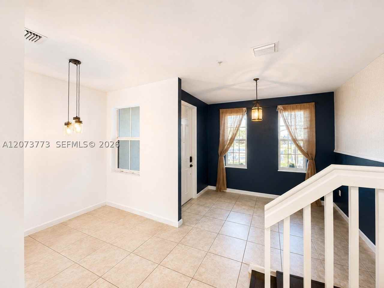 142 Se 28th Ter #6 - Photo 7 of 25