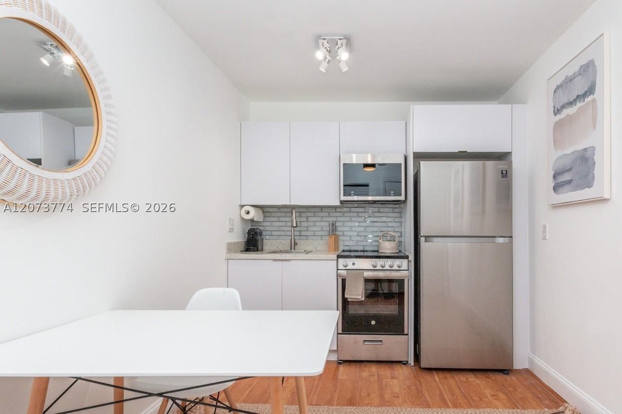 6509 Ne 5th Ave #RED - Photo 2 of 15