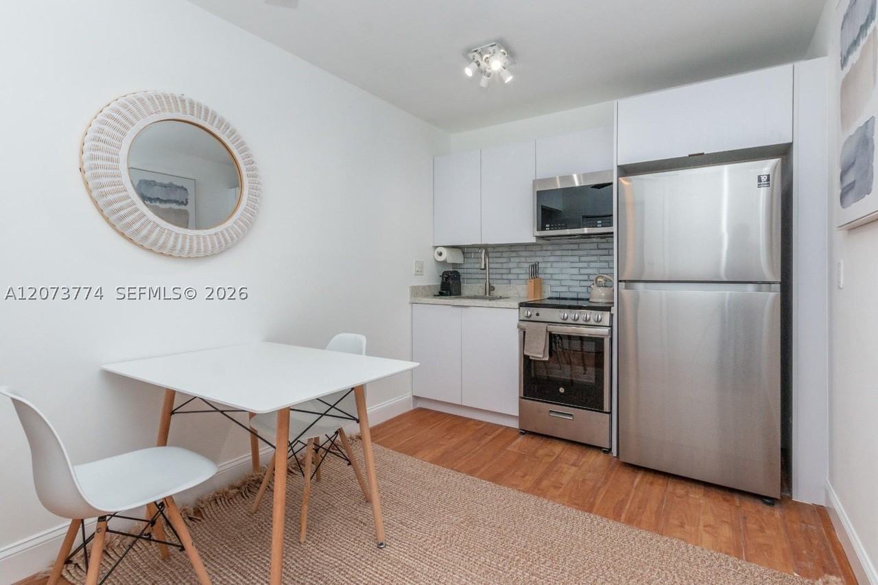 6509 Ne 5th Ave #RED - Photo 4 of 15