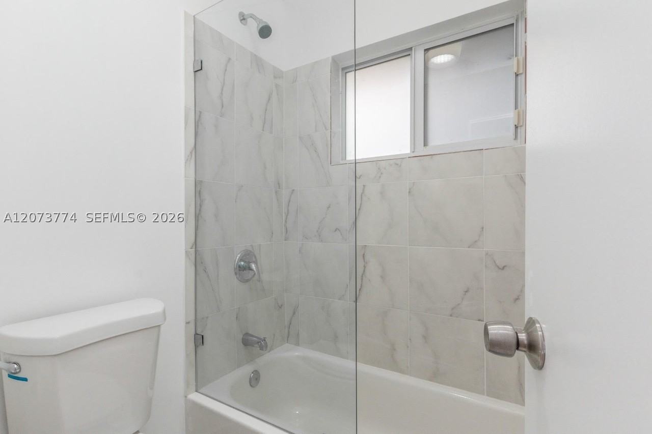 6509 Ne 5th Ave #RED - Photo 7 of 15