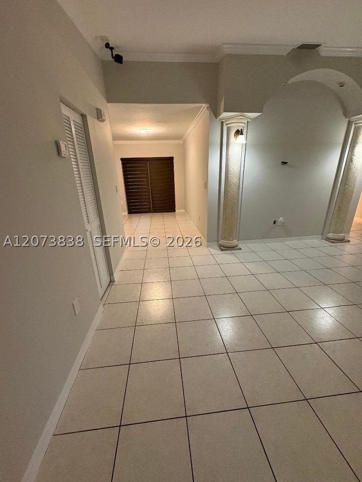 18116 Sw 139th Pl #0 - Photo 5 of 26