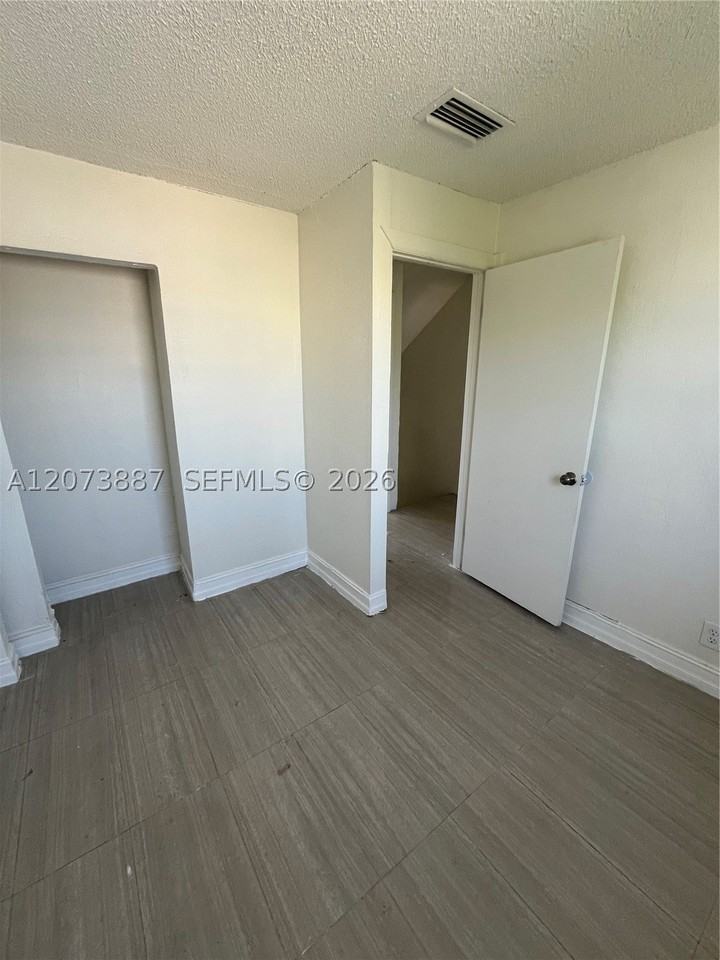 19351 Nw 45th Ave #0 - Photo 4 of 7