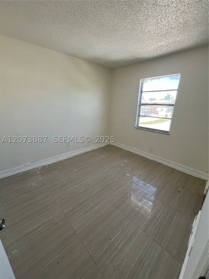 19351 Nw 45th Ave #0 - Photo 5 of 7