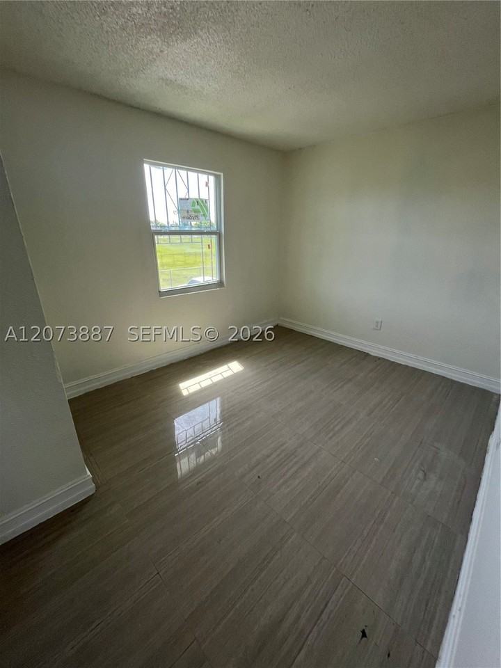 19351 Nw 45th Ave #0 - Photo 7 of 7