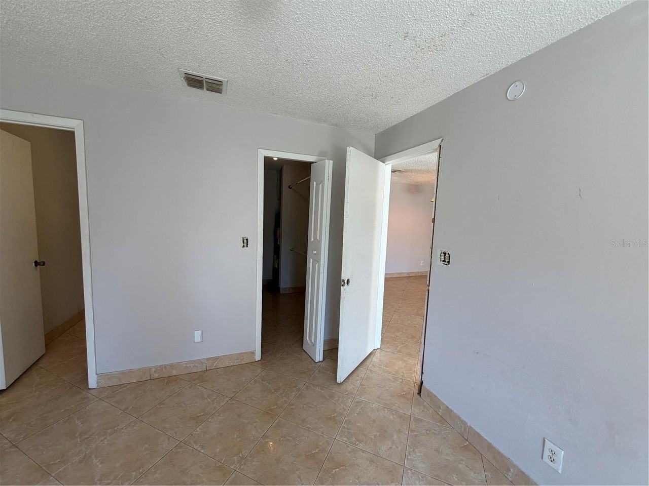 5225 Via Hacienda Cir #B115 - Photo 5 of 11