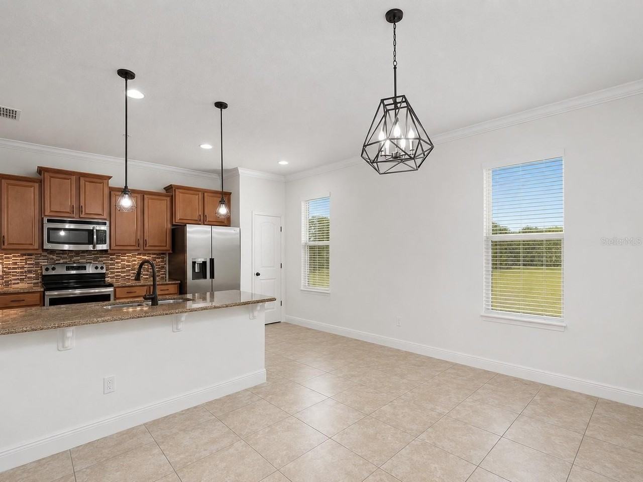 10862 Sunset Ridge Ln - Photo 7 of 32