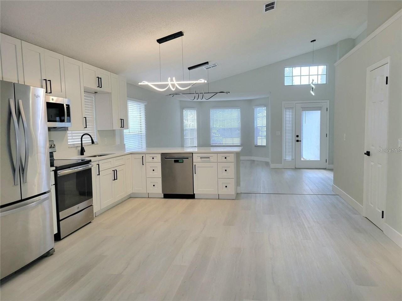 1076 Country Cove Ct - Photo 6 of 38