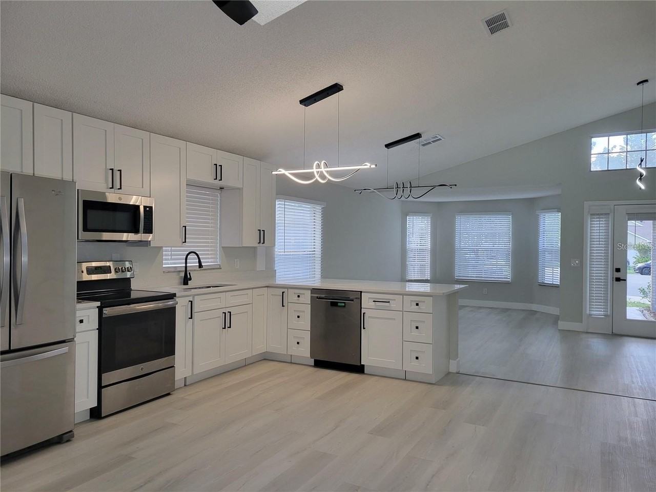 1076 Country Cove Ct - Photo 7 of 38