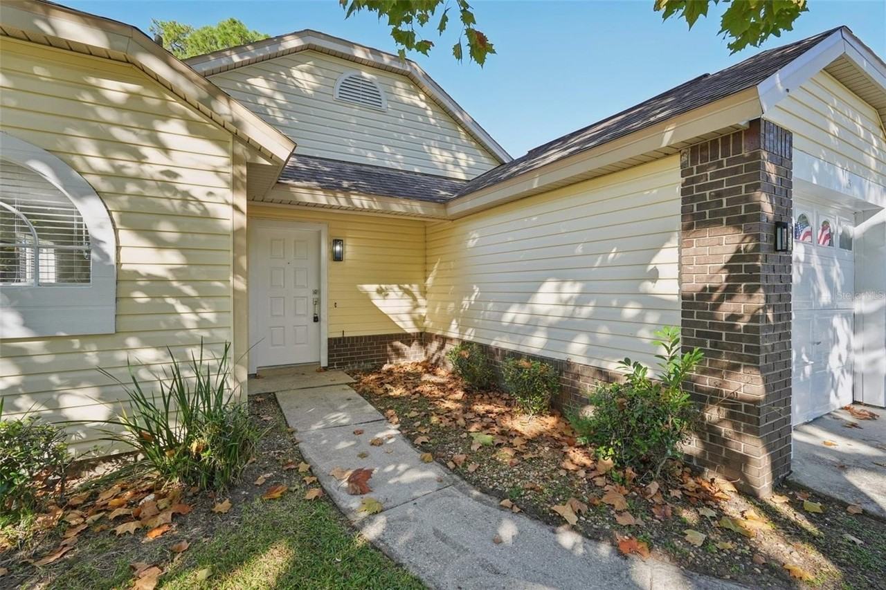 123 Edgewater Cir - Photo 4 of 24