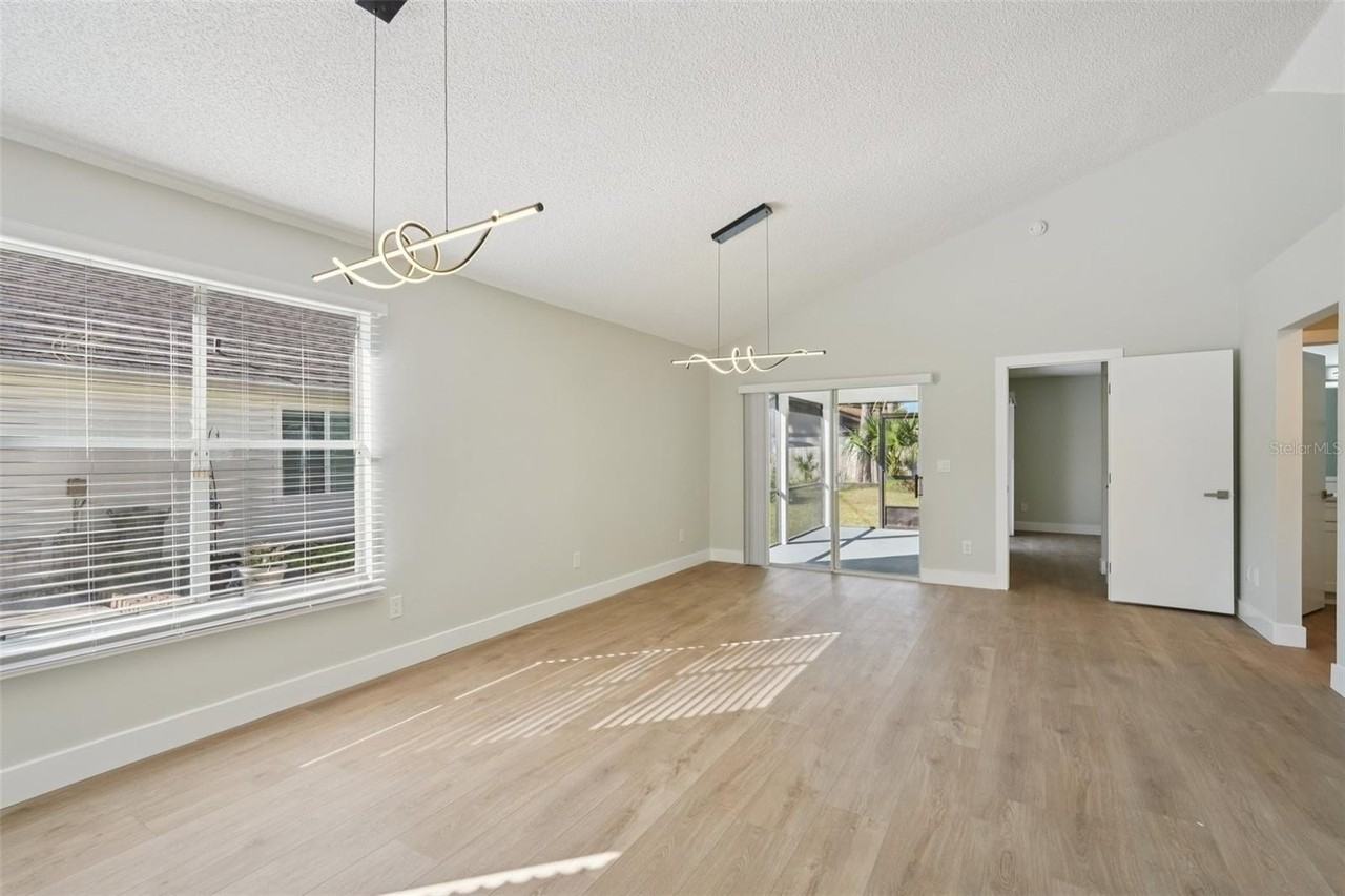 123 Edgewater Cir - Photo 6 of 24