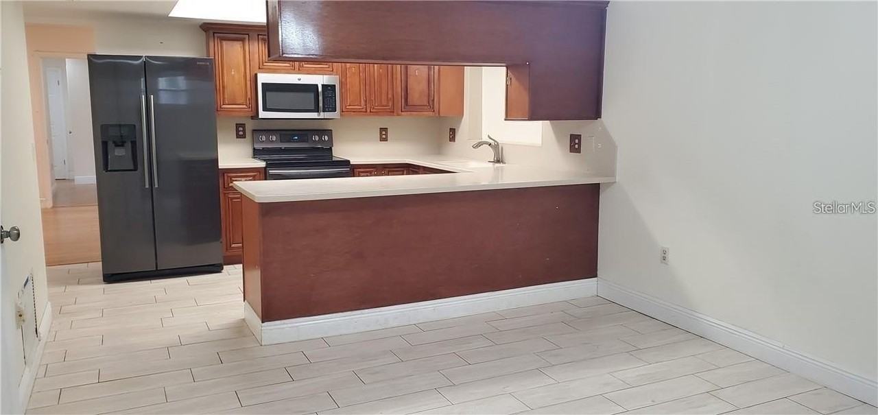637 Peachwood Dr - Photo 3 of 9