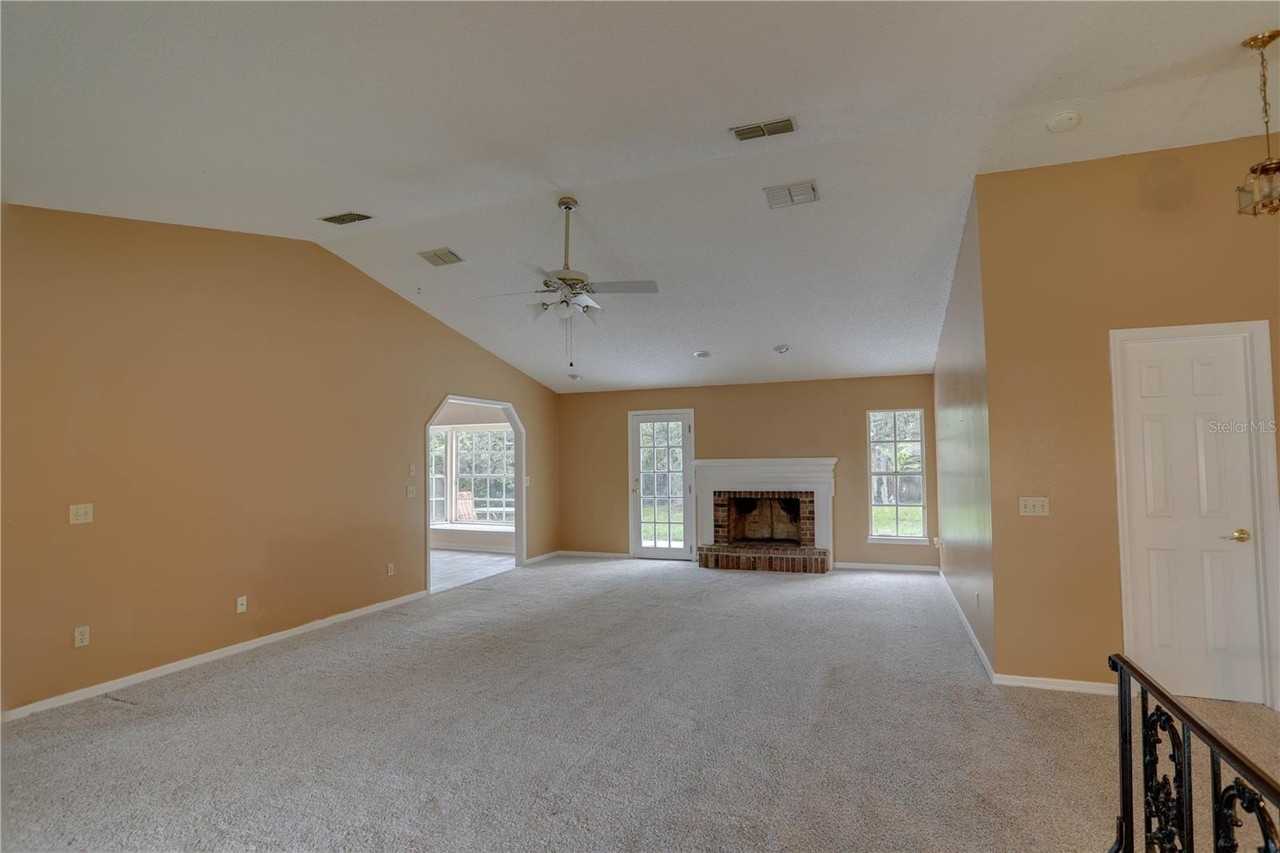 5212 Abelia Dr - Photo 4 of 37