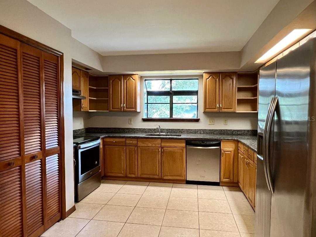 854 Humphrey Blvd - Photo 4 of 14