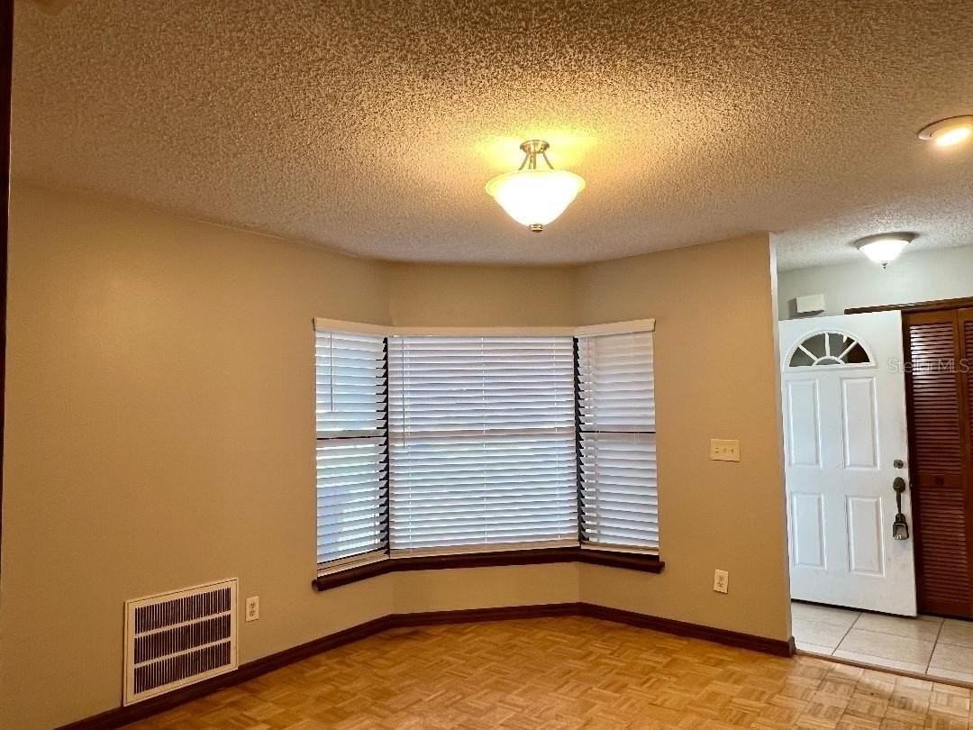 854 Humphrey Blvd - Photo 5 of 14