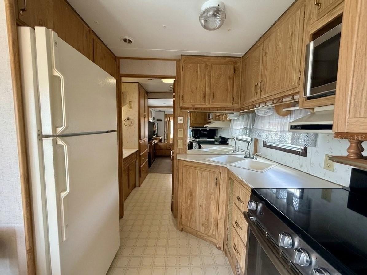 762 Center Crest Blvd - Photo 7 of 12