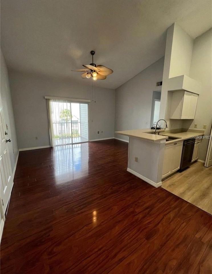 1226 Bermuda Lakes Ln #303 - Photo 4 of 12