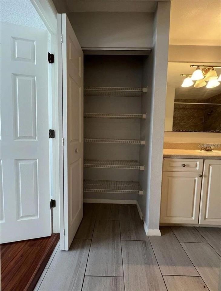 1226 Bermuda Lakes Ln #303 - Photo 5 of 12